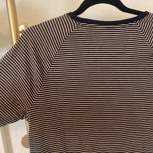 Banana Republic Luxury Touch Striped Tee Size M - Picture 7 of 7